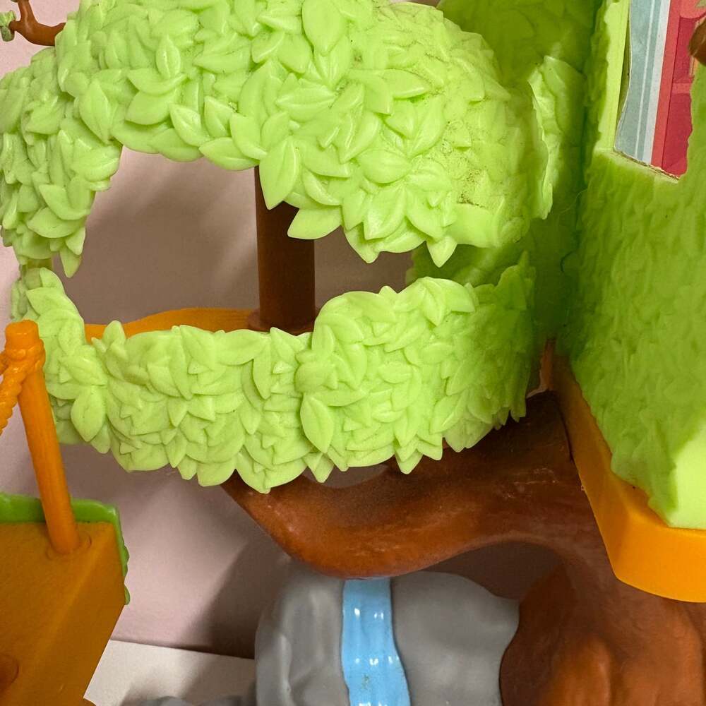 Disney Encanto Antonio's Tree House Playset - Picture 7 of 8